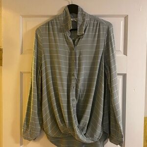 ✨ BLL New York Striped Button Down ✨